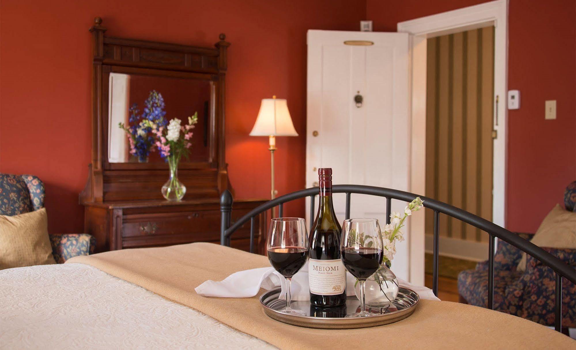 Swift House Inn Middlebury Eksteriør bilde