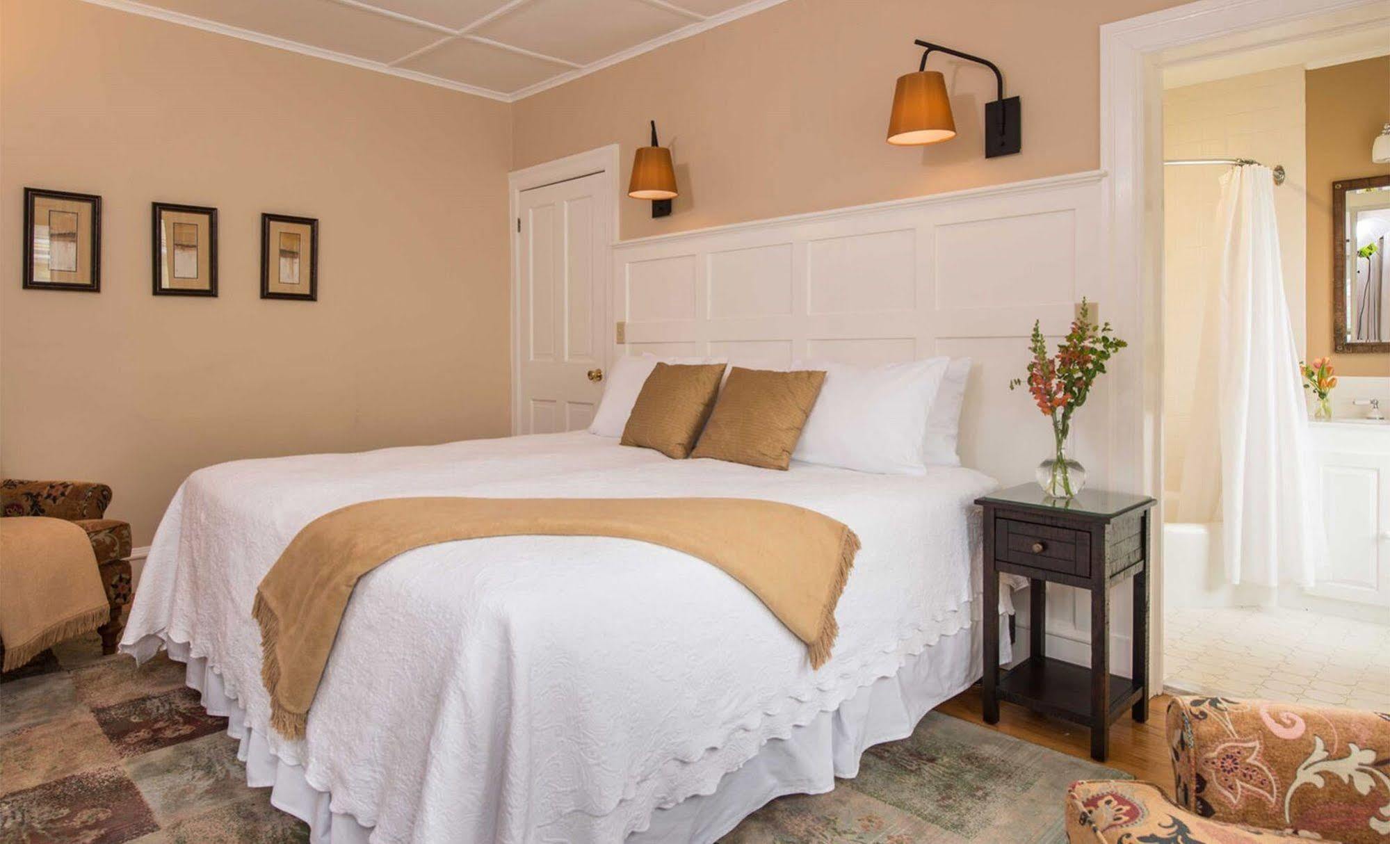 Swift House Inn Middlebury Eksteriør bilde